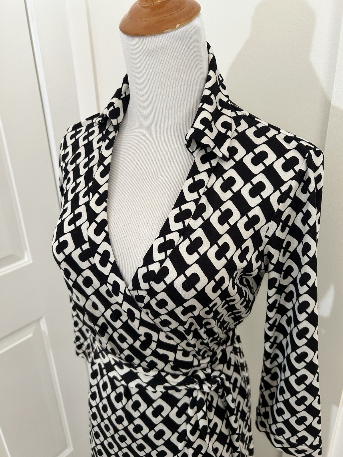 Size 2 4 DVF Diane von Furstenberg Iconic ABIGAIL Chain Link Wrap Maxi Dress