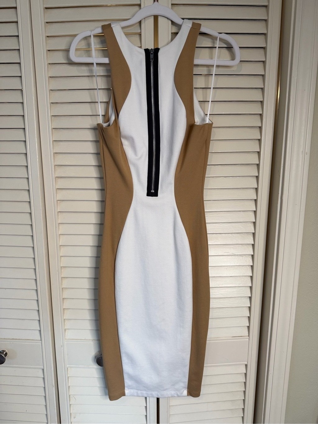 White & Tan Bodycon Midi Dress – Sleek Colorblock Design