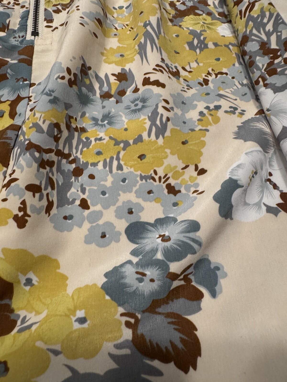 Darling Dress Adjustable Tie Waist Zippered Back V Neck Gorgeous Floral Size L