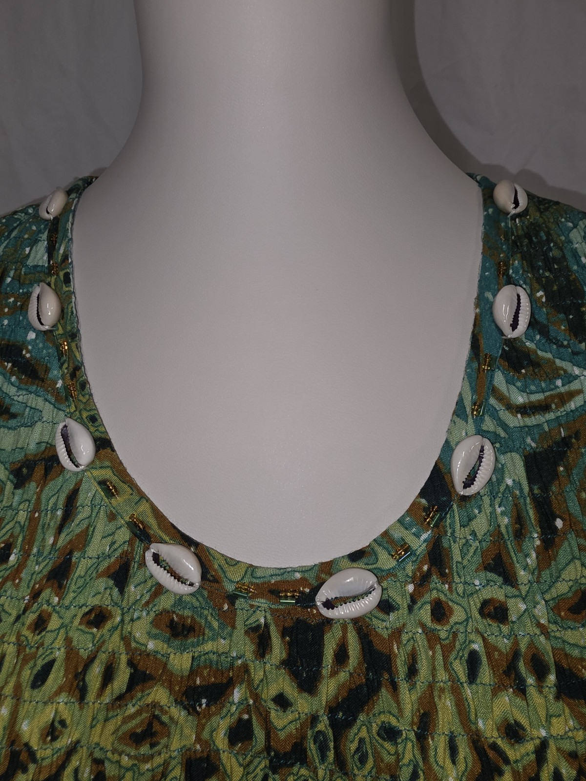 Madison Leigh Women’s Dress Size 10 Sleeveless Green Multi Color With Shells