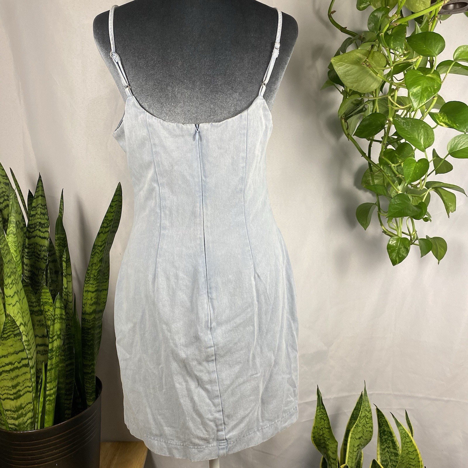 Miami For Francesca’s Lightwash Denim Spaghetti Strap Mini Dress Size Medium