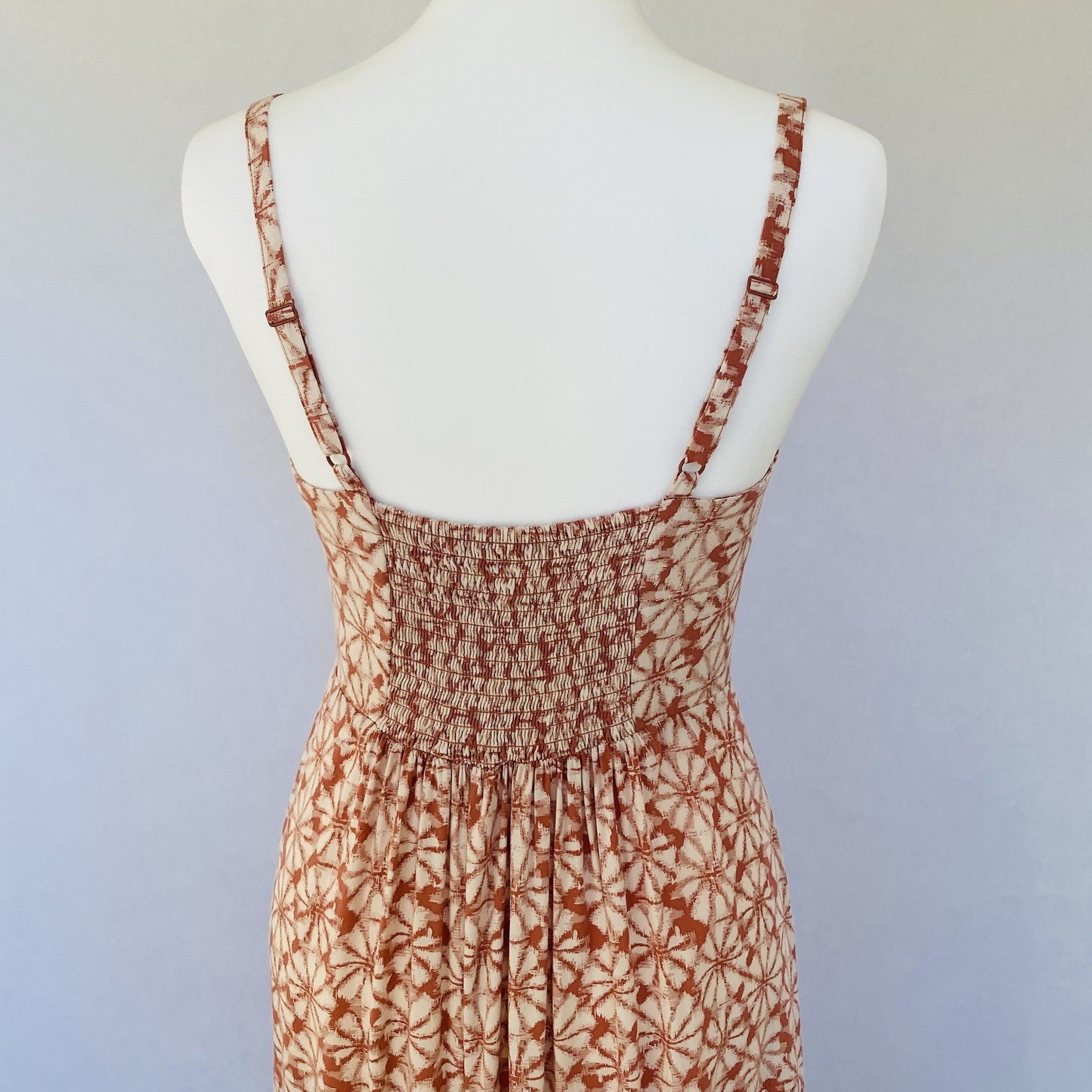 Gap Floral Maxi Dress Smocked Back Tiered Adjustable Straps Coral Size 2
