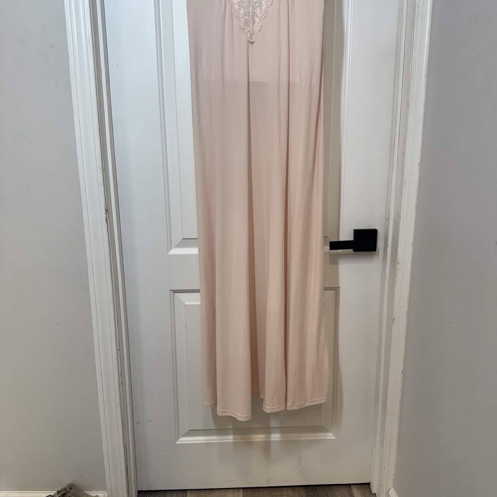 Soft Surroundings Lingerie Slip Dress Womens M Pink Feminine Classic Sexy Plunge