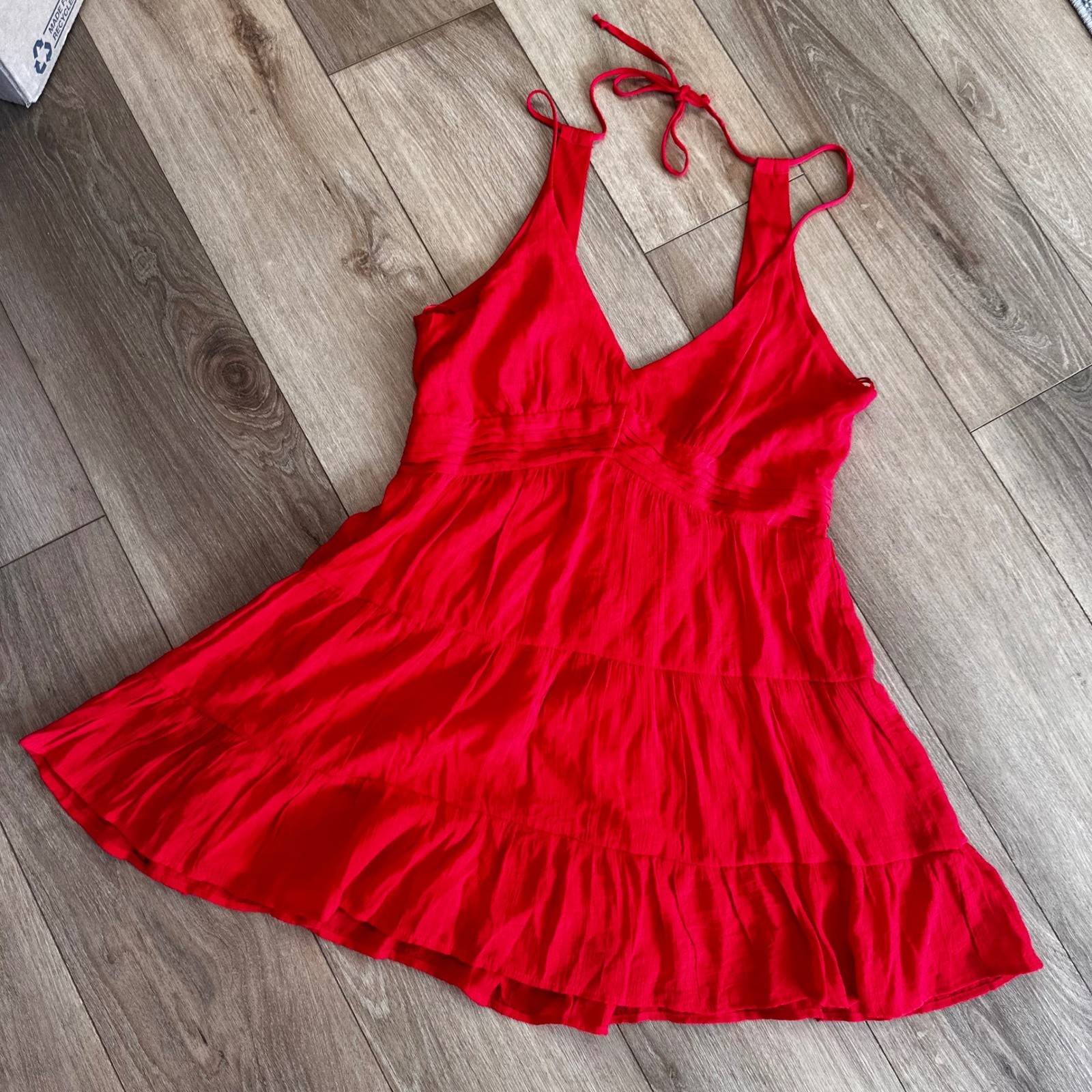 Francesca’s Mi Ami Red Tiered Halter Mini Dress V-Neck Open Back Size L