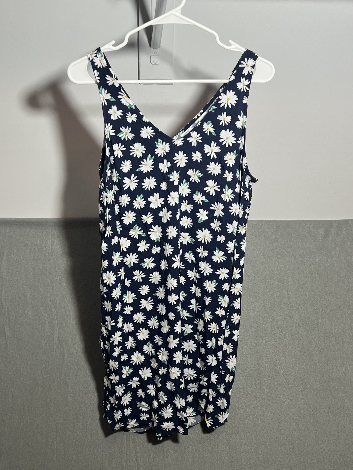 Old Navy Women’s Small S Navy Blue Daisy Floral V-Neck Sleeveless Mini Dress NWT