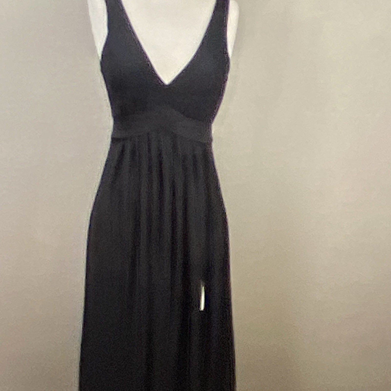 Lulus Black V-Neck Sleeveless Maxi Dress XS Pleated Lined Chiffon Zip