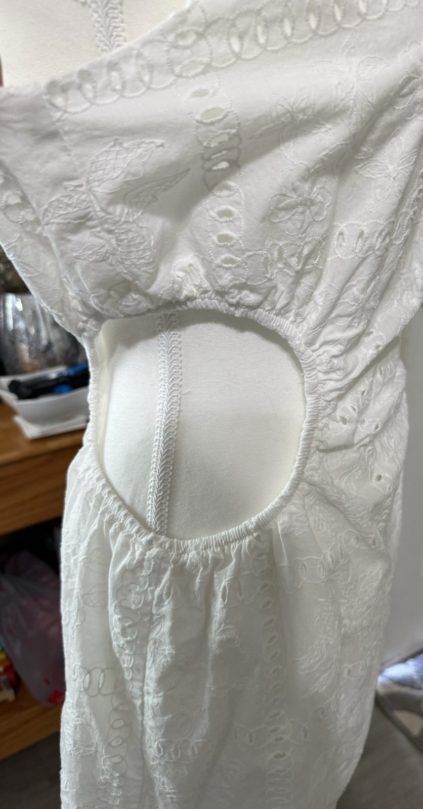 Women’s Pants Store White Embroidered Eyelet Dress Size L Sleeveless Mini Dress