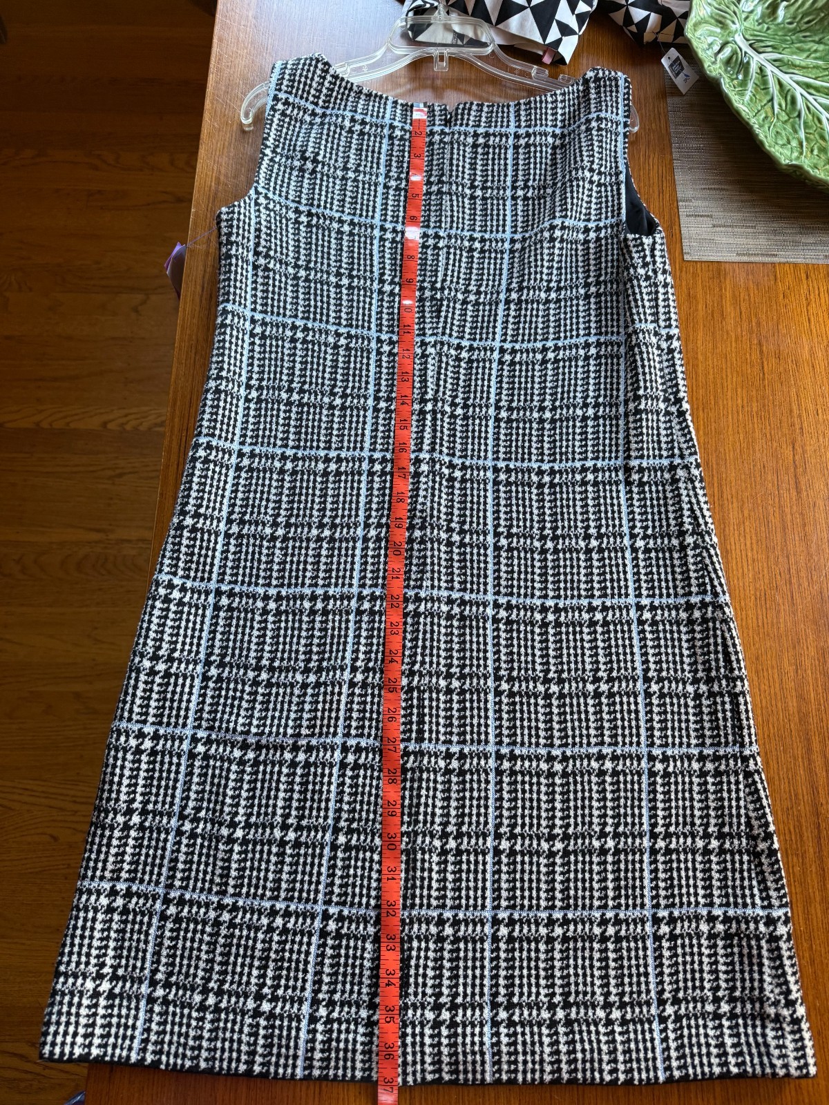 St. John Tweed Plaid in white black blue Sleeveless Sheath US Sz L Charity DS31