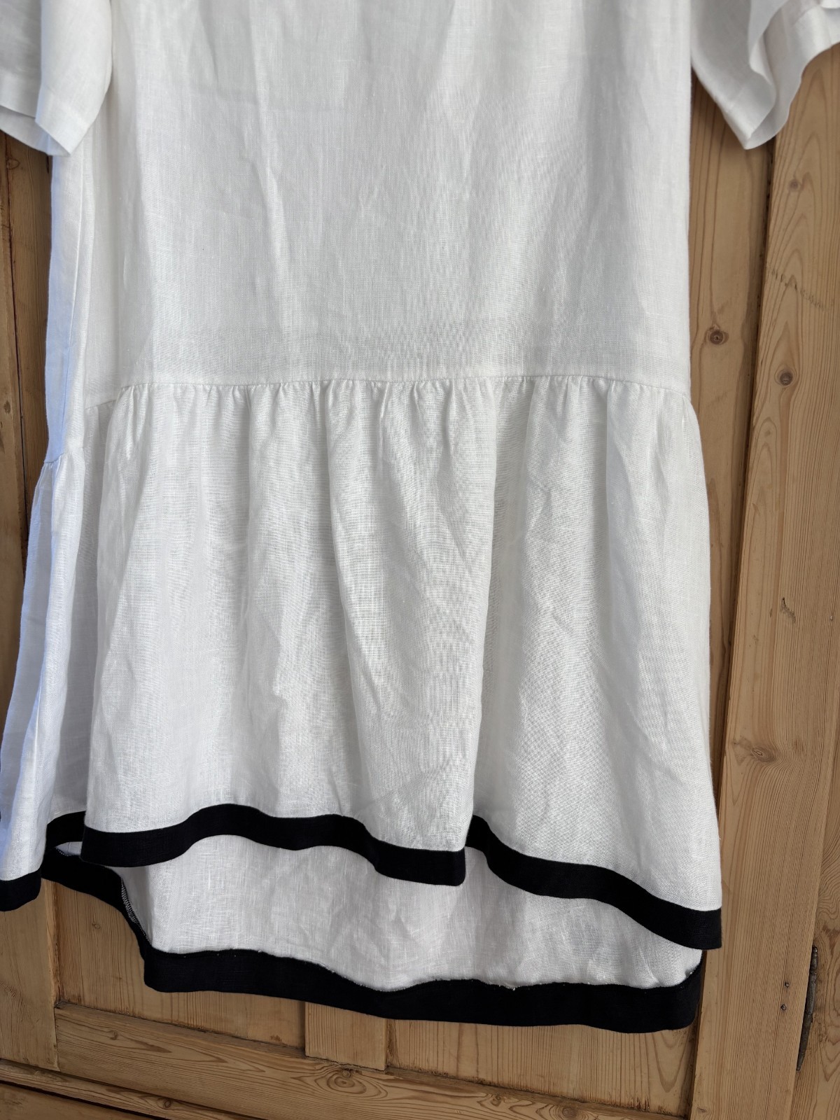 New Crown Linen Designs 100% Linen White Dress Flounce M / L