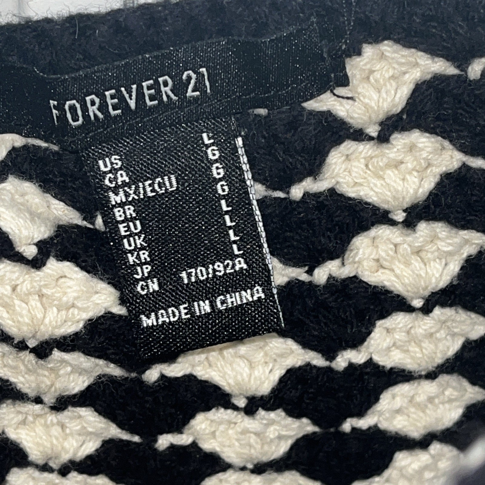Nwt Forever21 Crochet Mini Geometric back. Open & edge Black & Cream SZ L