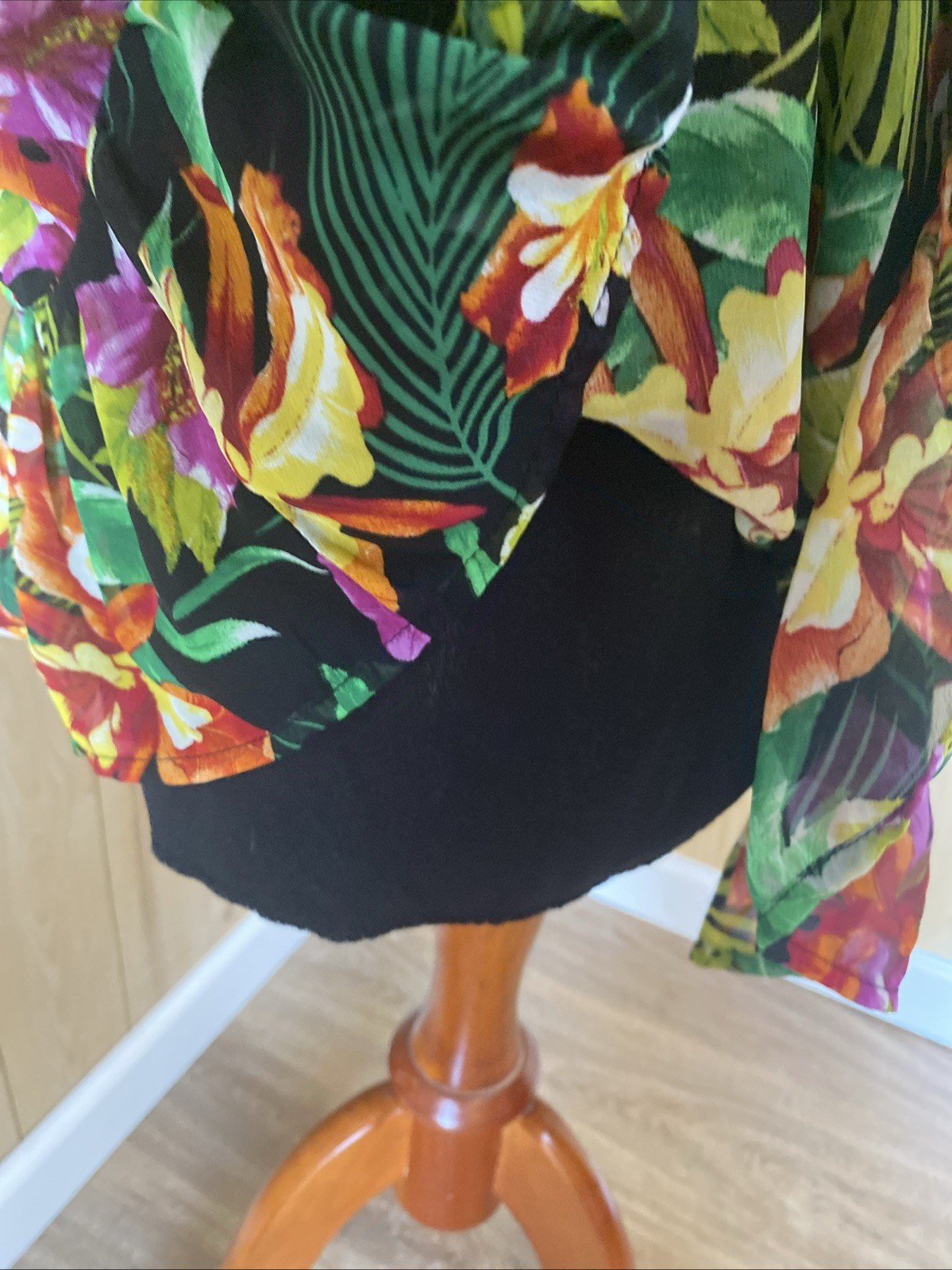 NWT. Bongo Tropical Summer High Low Ruffled Hem Chiffon Dress. Large