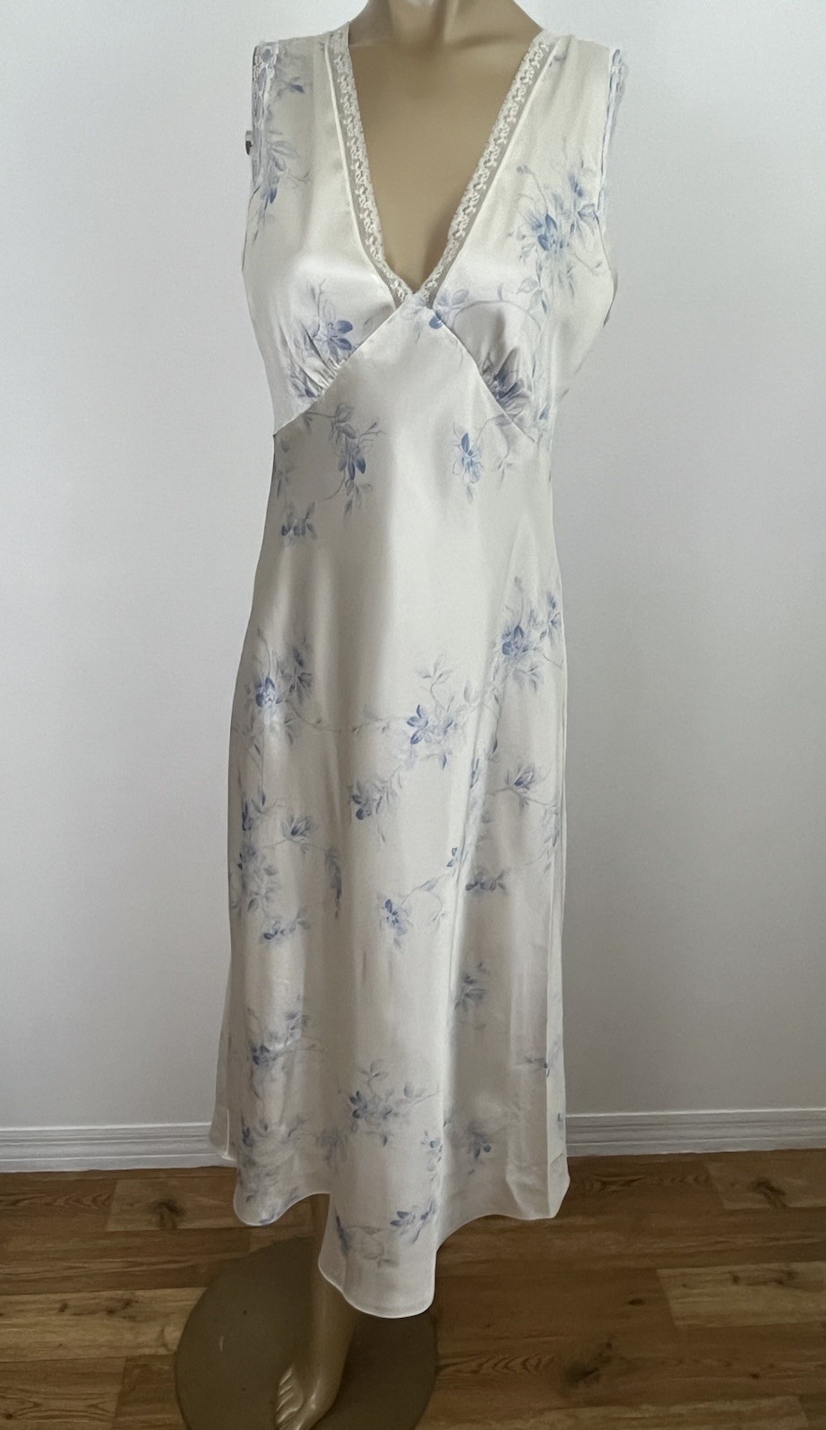 Jones New York Women’s M Slip Dress Satin Floral Print Lace Trim Romantic Fairy