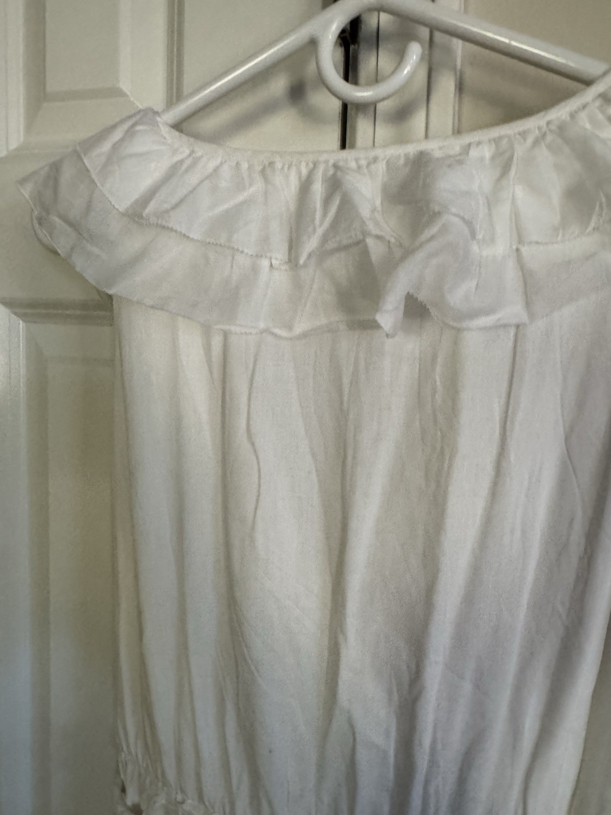Long, White Linen-like Sun Dress S-6. Neck Ruffles. Sleeveless. Lined. Pockets.
