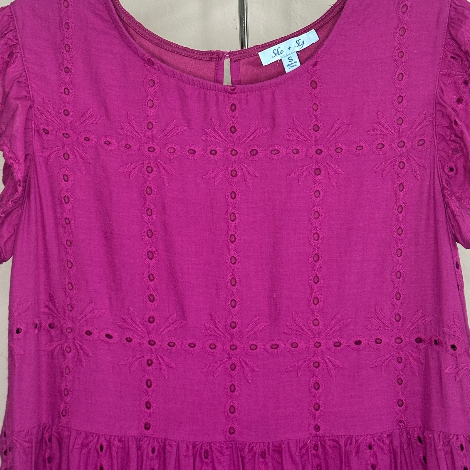 She + Sky Magenta Purple Eyelet Tiered Mini Dress Flutter Sleeve Small