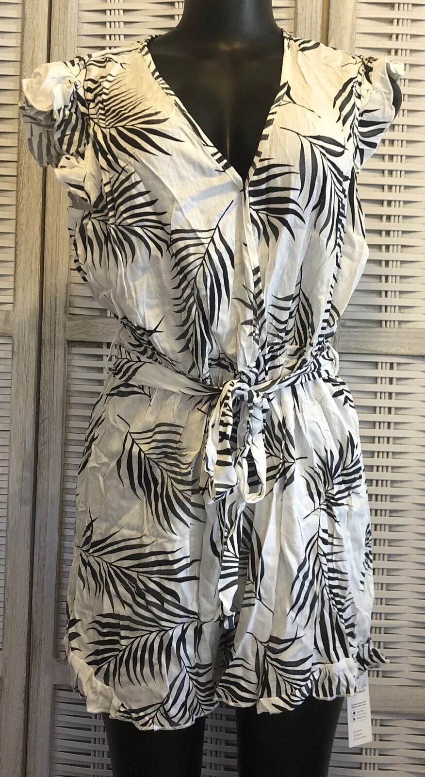 NWT Cupshe Floral Black White Romper, Medium