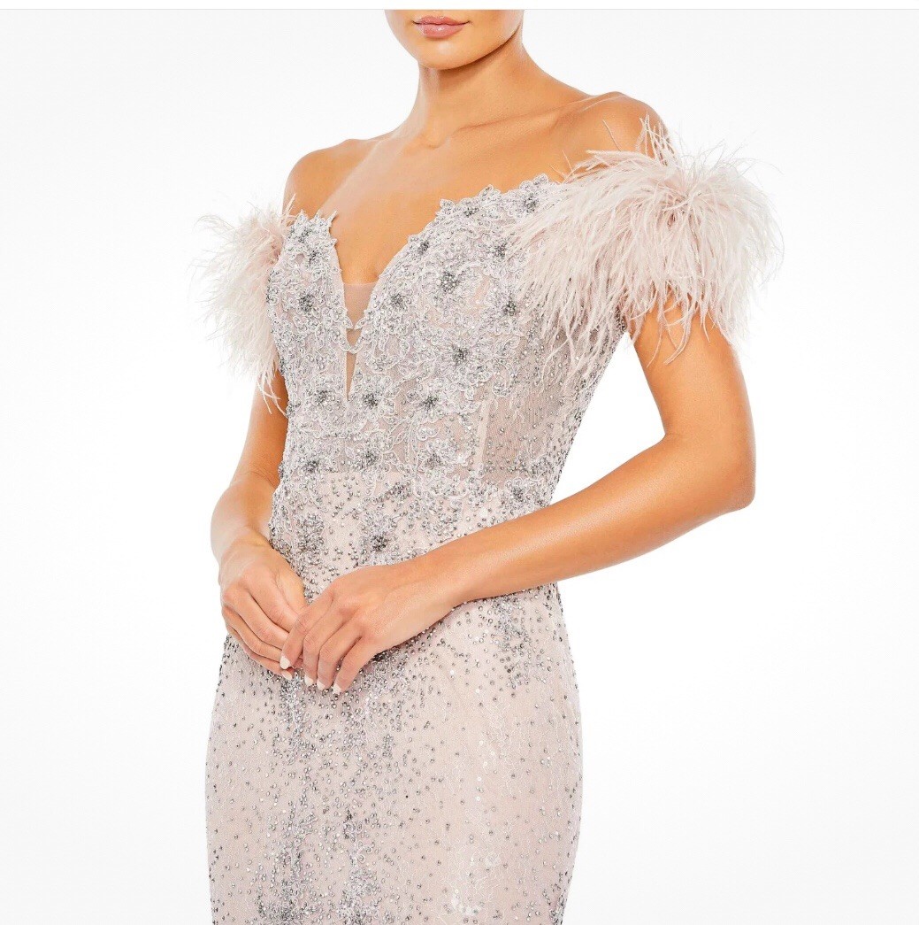 MAC DUGGAL NWT Feathered Lace Crystal Detailed Formal Wedding Gown Lilac Size 12
