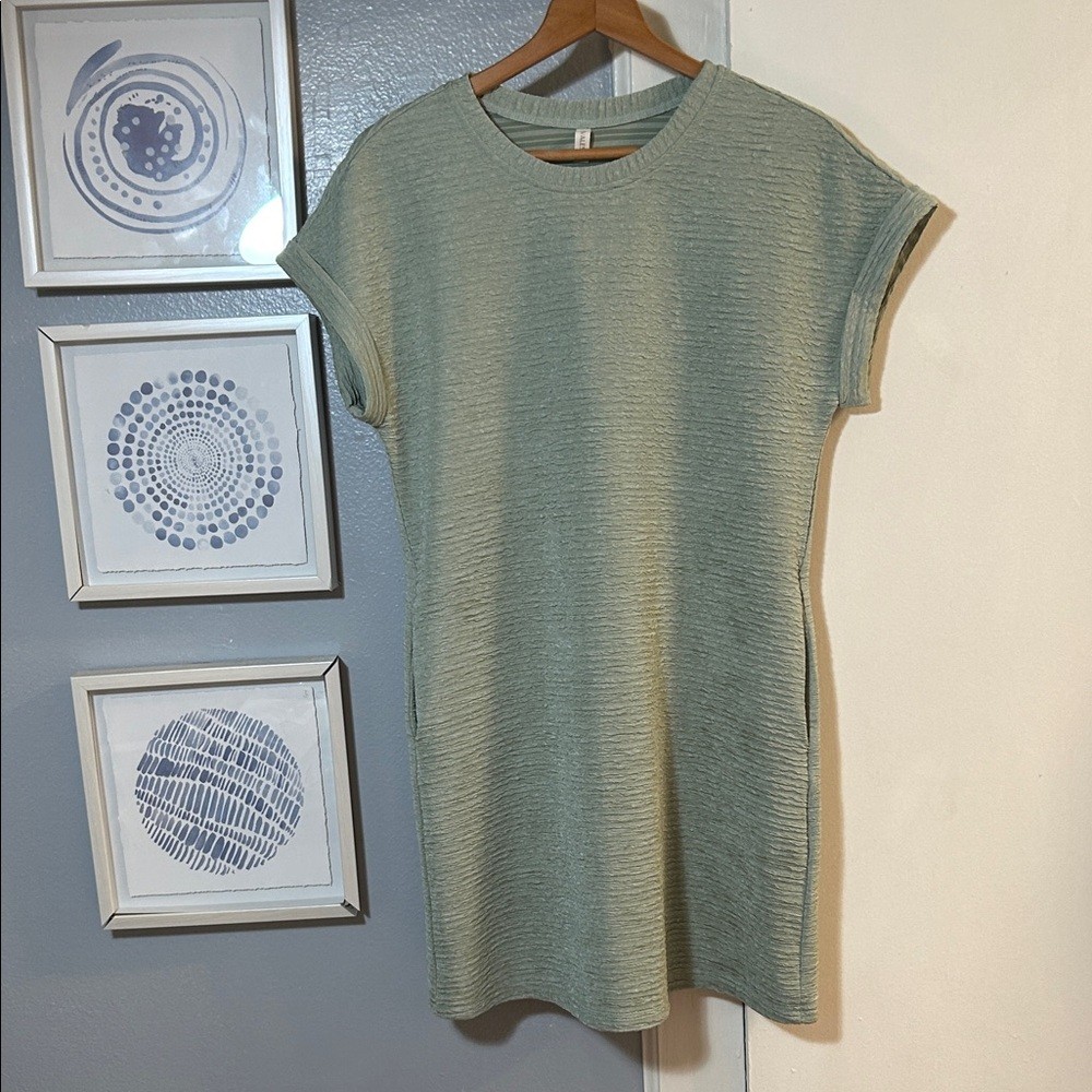 Evaless Women’s Size M Sage Green Textured Knit Tunic Dress Pockets