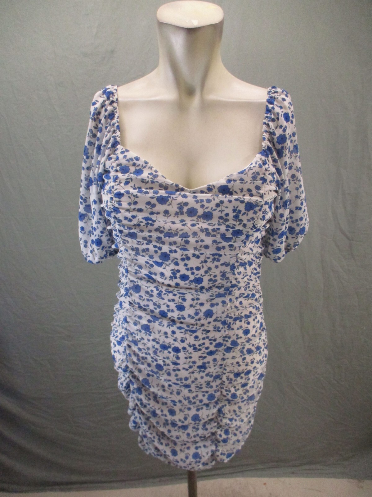 NWT All in Favor Size S Womens Blue Floral Short Sleeve Drape Mini Dress 310