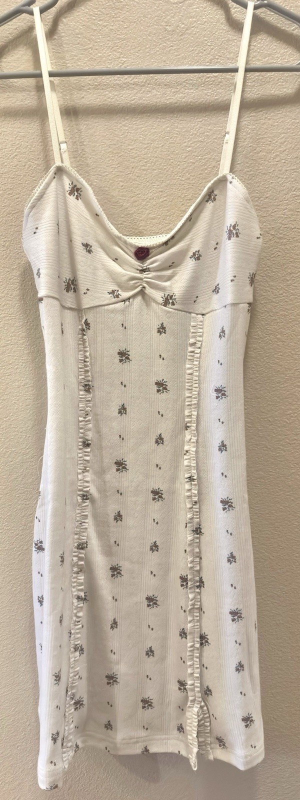 Full Tilt White Floral Knit Camisole Bow Front Ruffle Trim Body Con Stretch S