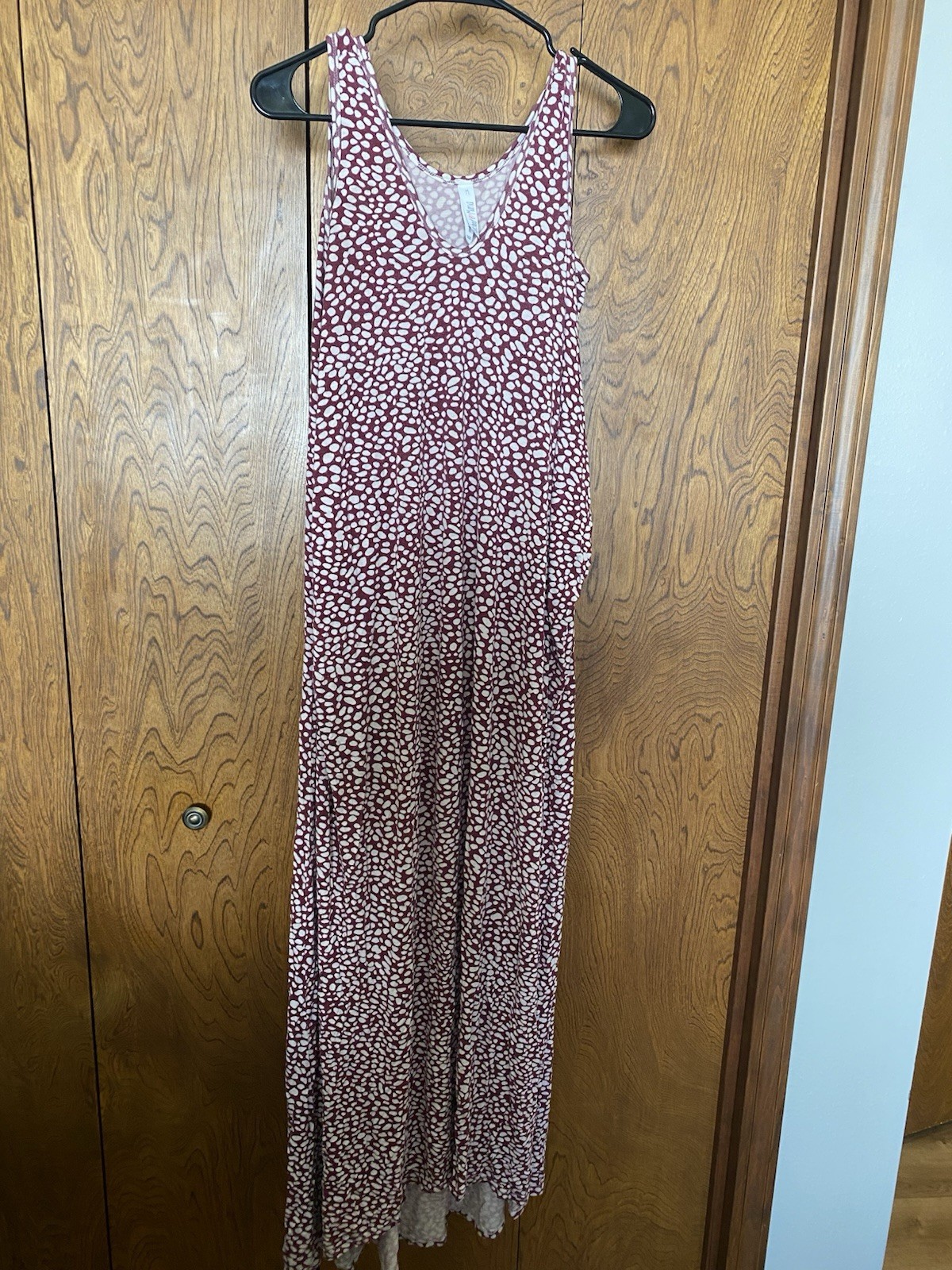 Latched Mama Sleeveless Nursing Size M Nursing Dress Maroon White Pockets