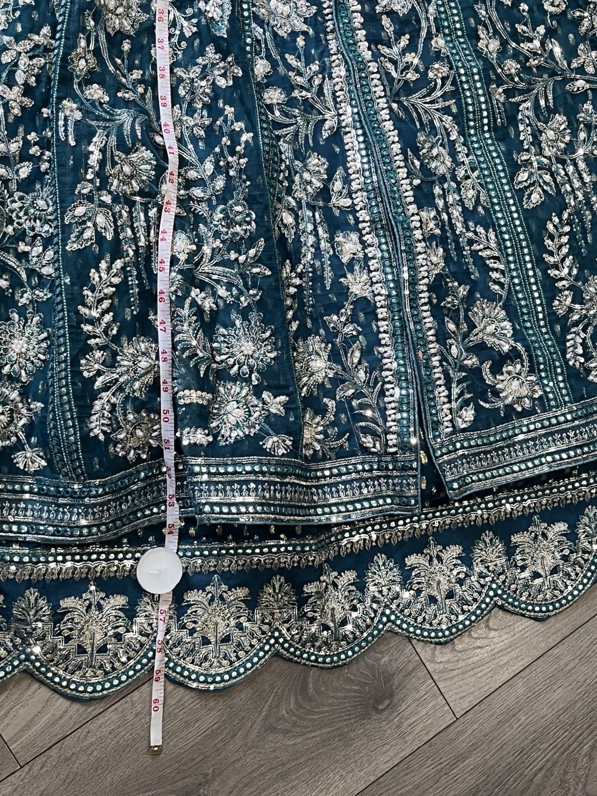 A Beautiful Terquise Heavy Embroidered Beaded Long Dress Suit Size Medium. VGC