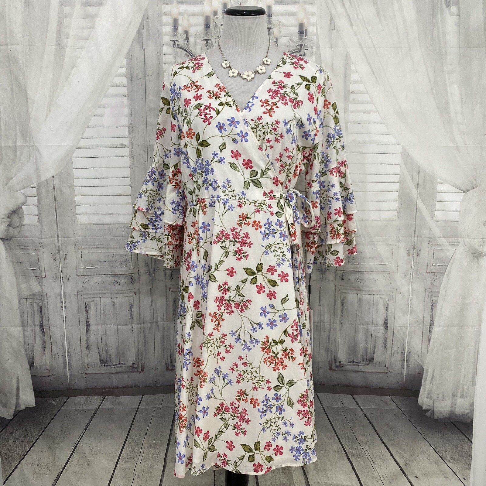 Calvin Klein Size 14 White Pink Blue Bell Sleeve Floral Cotton Wrap Dress B39