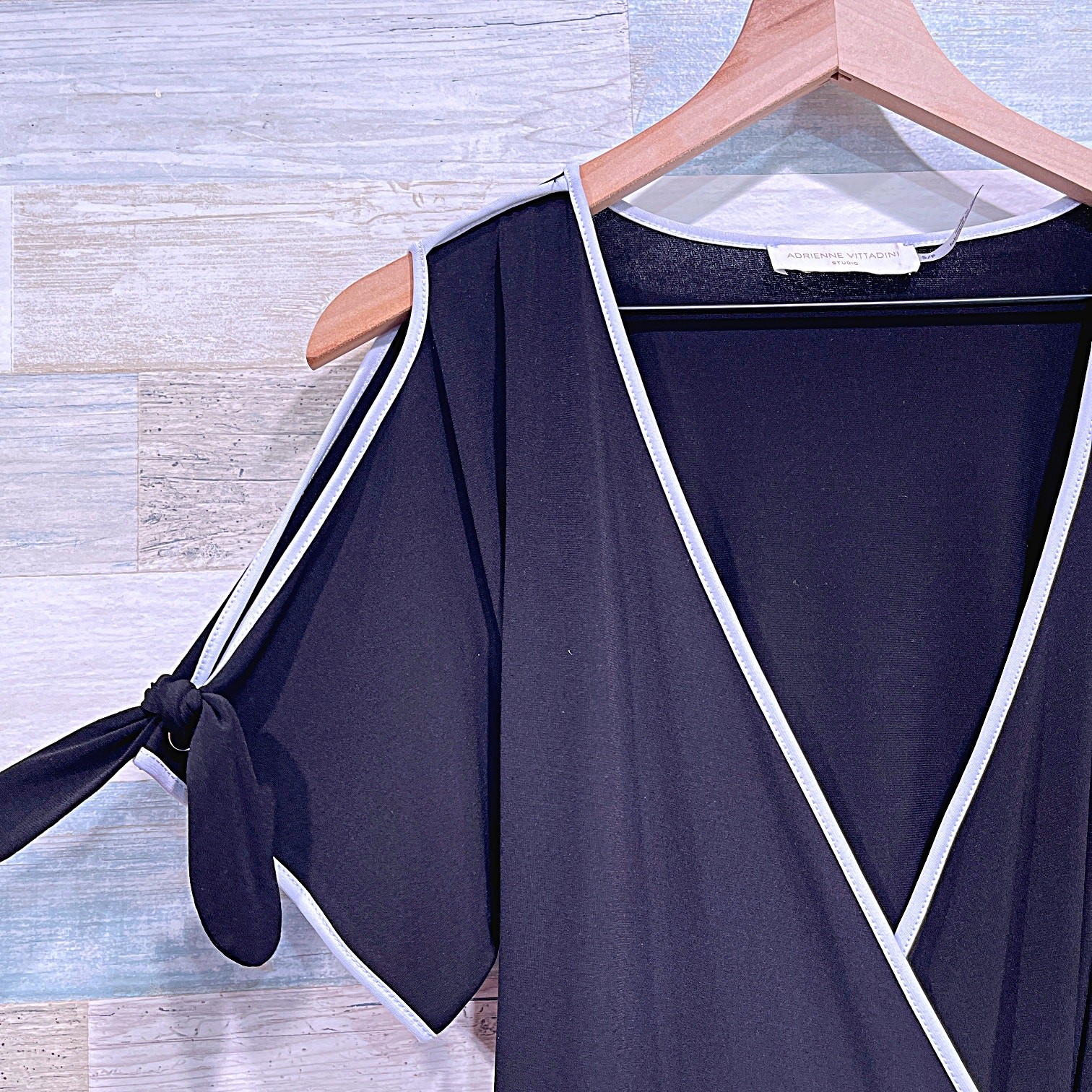 ADRIENNE VITTADINI Tipped Tie Wrap Dress Black White Jersey Career Womens Small