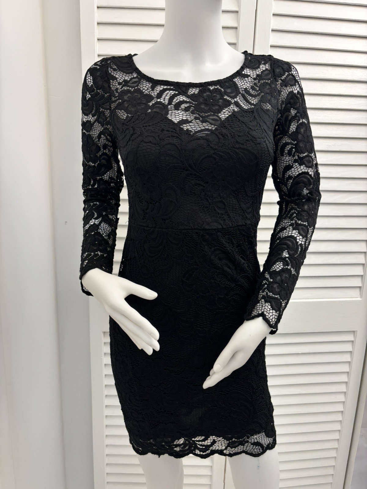 Ambiance Women’s Black Lace Dress Size S Long Sleeves Stretch Pull Up petticoat