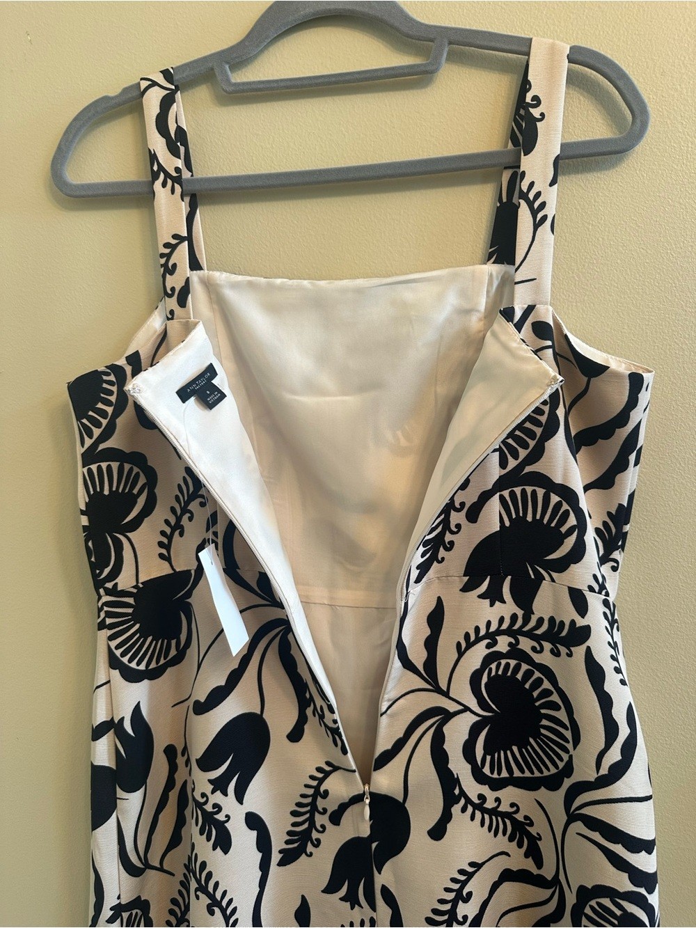 Ann Taylor Beige and Black Floral A-Line Dress with Ruffle at Bottom Size 8