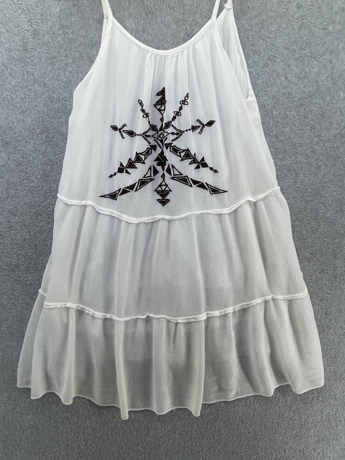 LAGACI Women’s Dress Trapeze Shift Solid White Embroidered Sleeveless Medium