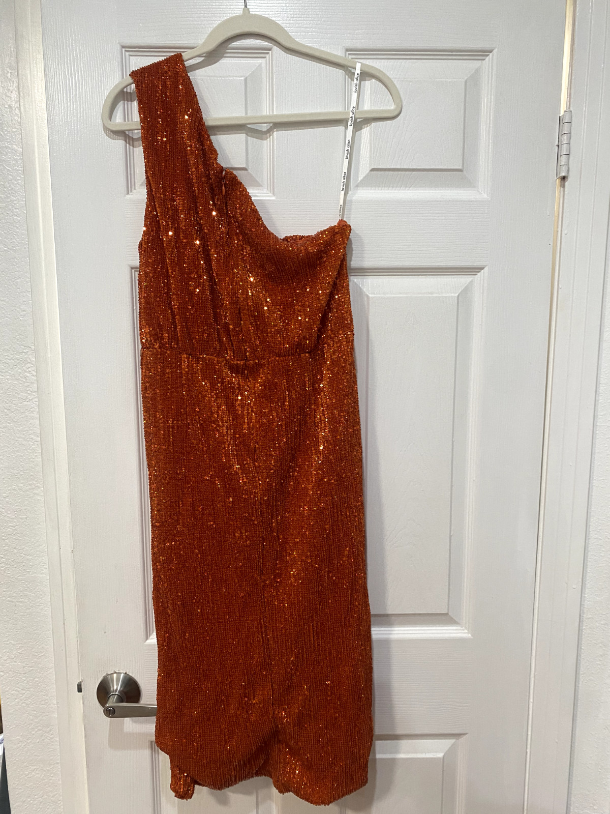 Lavish Alice – Pleated Sequin Cut Out Ruched Side Midi Dress in Orange (US 10)