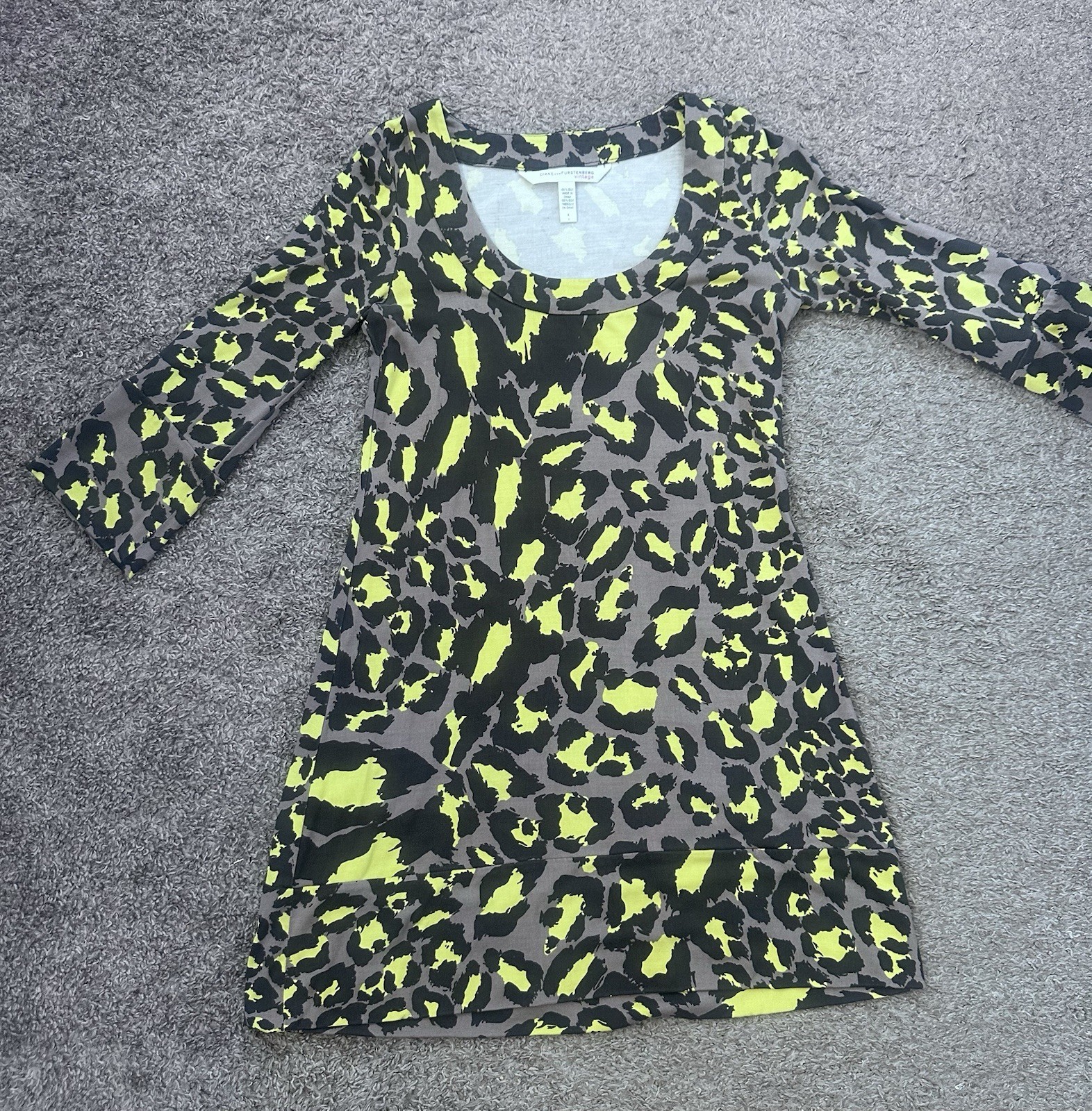 DVF Vintage Animal Print Dress Green/Black/Gray Small 3/4 Sleeves 100% Silk