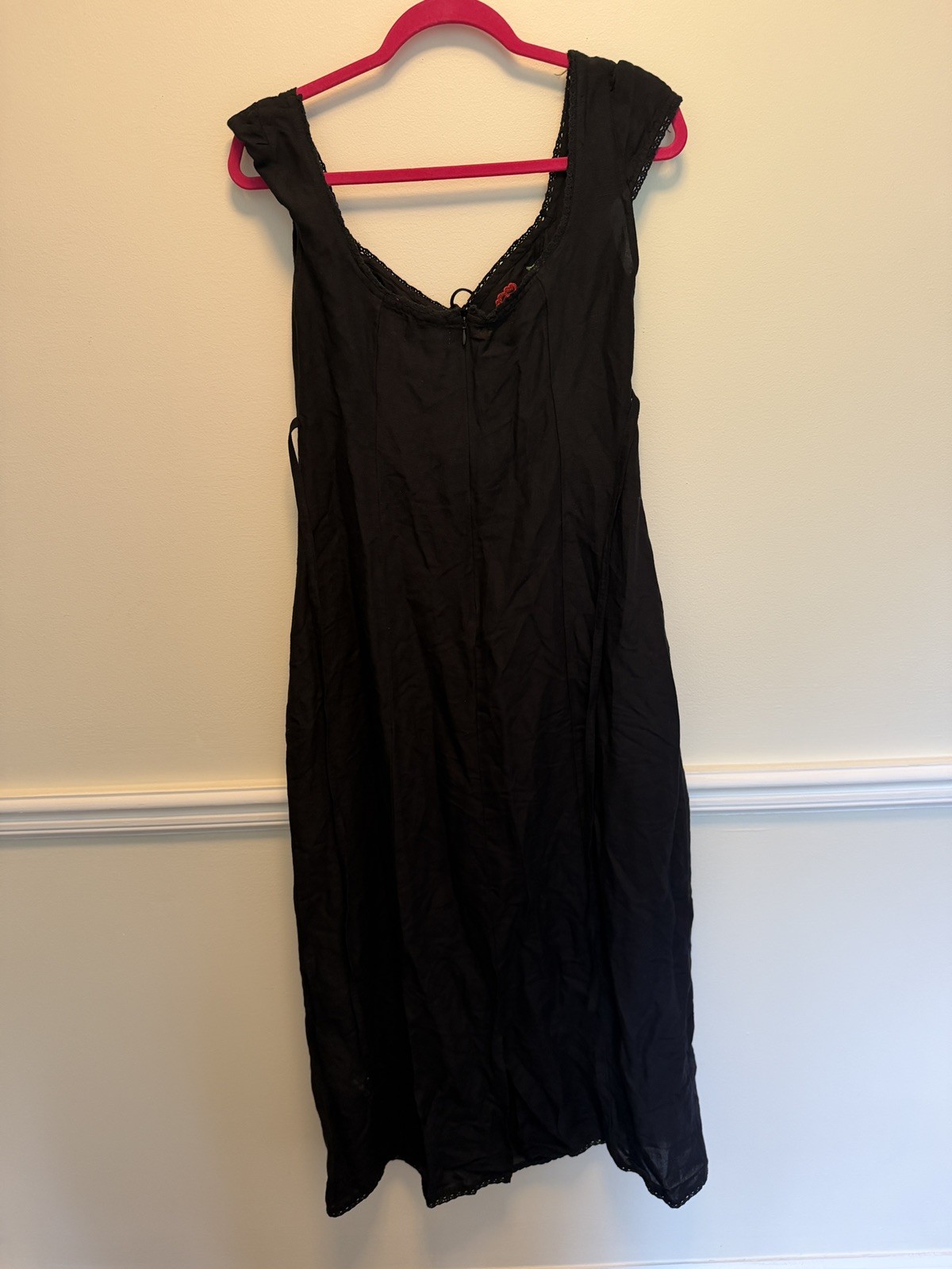 NWT Rixo Ronan Floral Embroidered flower- Dress Size Medium/8