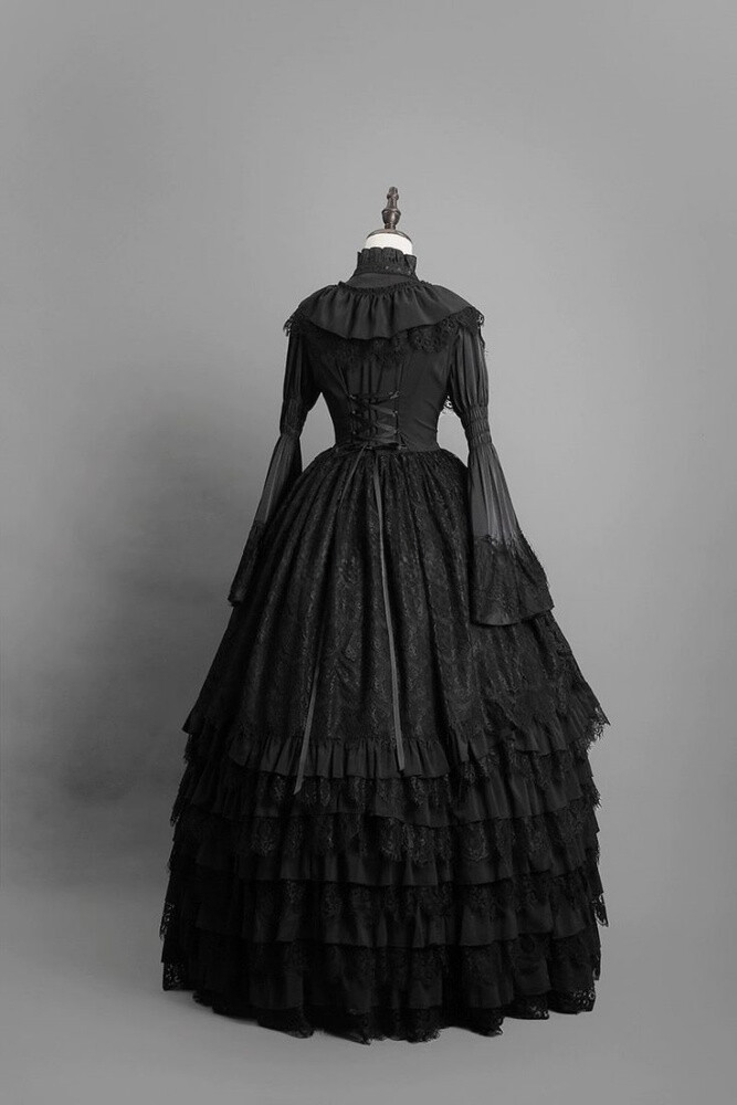 Gothic Black Prom Dresses Medieval Victorian Tier Column Ruffles Lace for Party