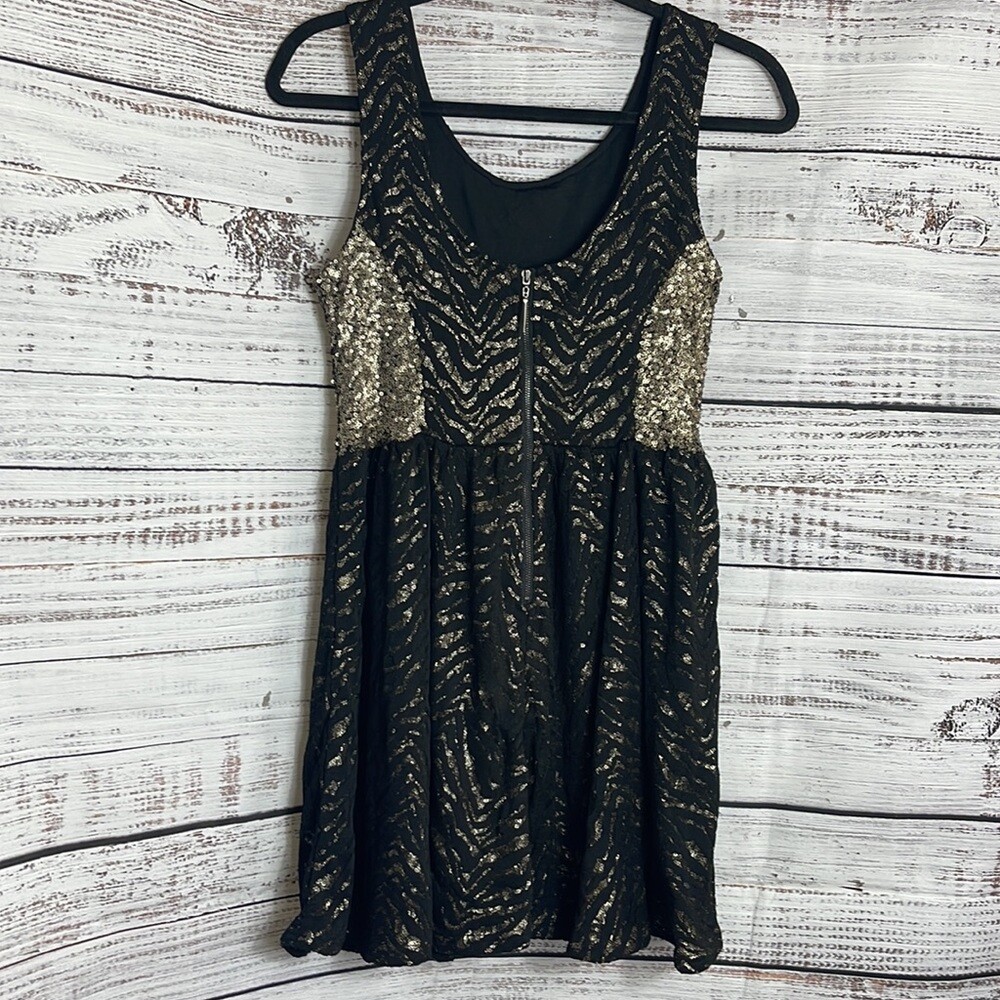 Revolve Hunt no more Dress Womens Medium beaded sequined fit and flare lace mini
