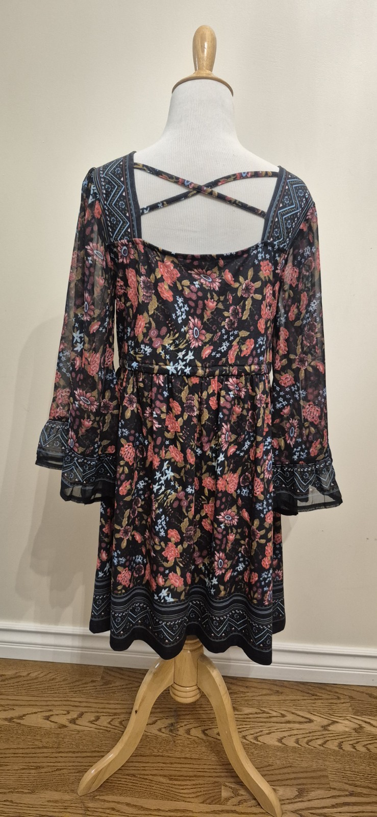 VENUS Bell Sleeve Boho Gypsy Dress, Square Neck, Black Floral Print Size M