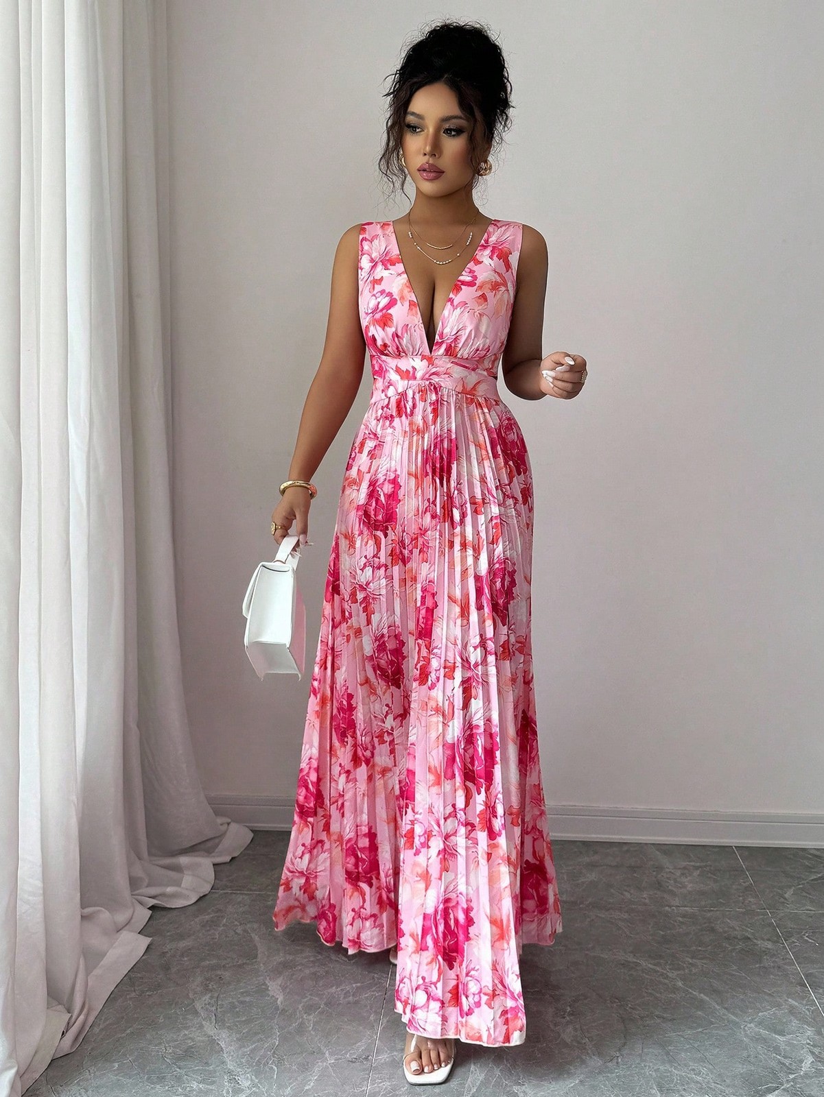 Sleeveless V Neck A Line Maxi Dress with Ruffle and Floral