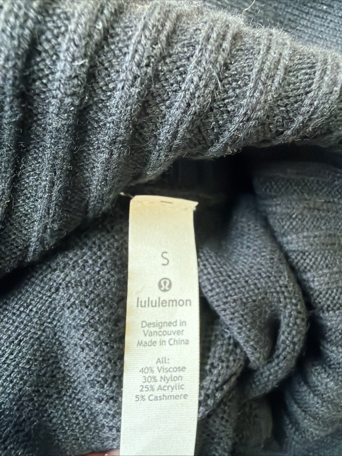 Lululemon Sweater Dress 5% Cashmere Size Small Black