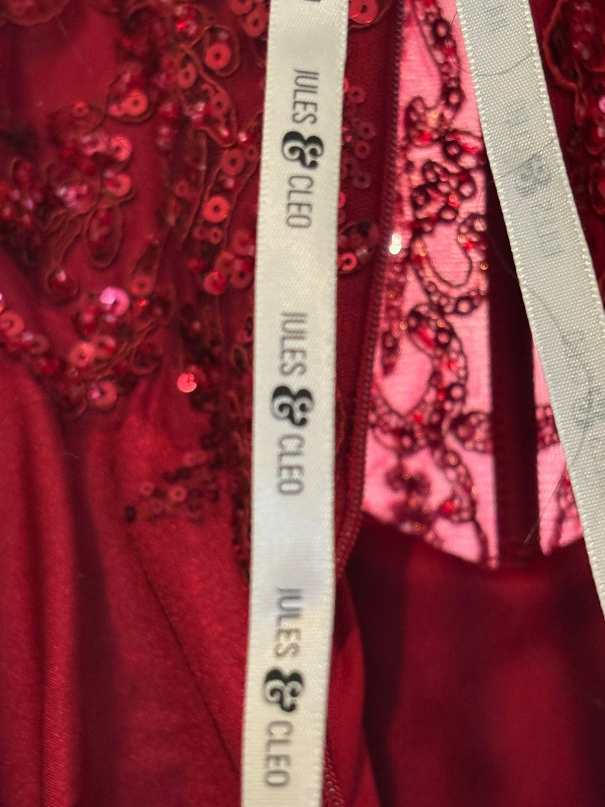 Jules & Cleo Sequin Satin Off-Shoulder Sheath Dress Size 6, STYLE # WBM3913, RED