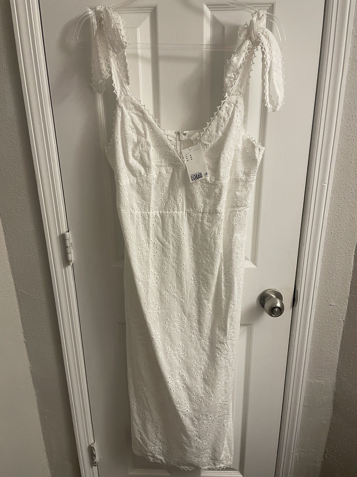 Women’s White Solid Lace V-Neck Slip Dress Midi Adjustable Straps Size M
