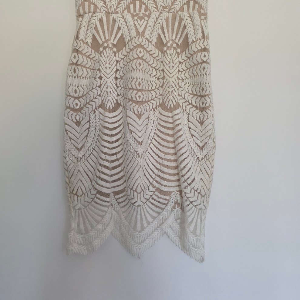 Hello Molly White Lace Overlay Bodycon Mini Dress V Neck Sleeveless Size S US 4