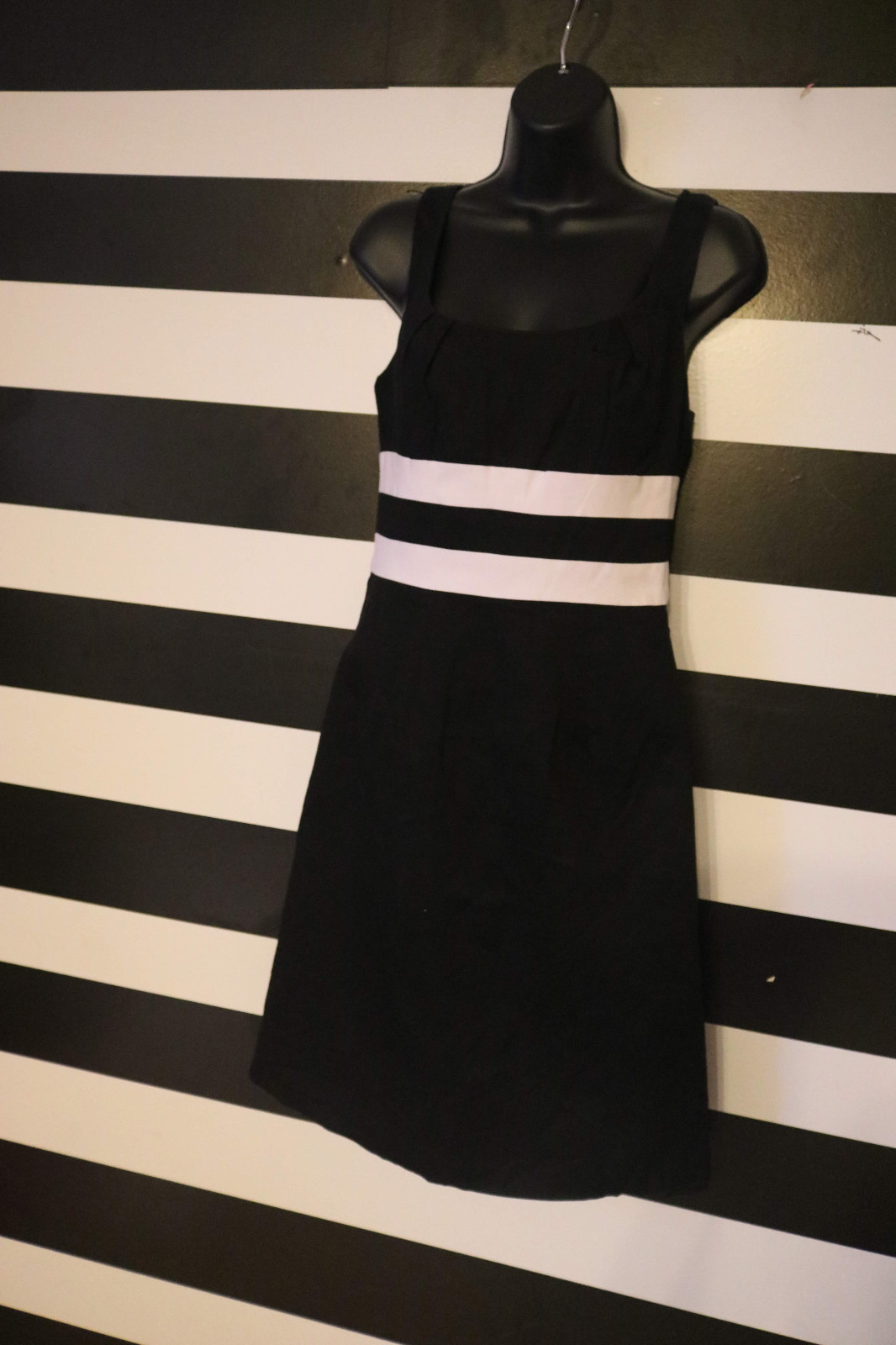 White House Black Market Women’s Dress Sleeveless Striped Black/White Size 2