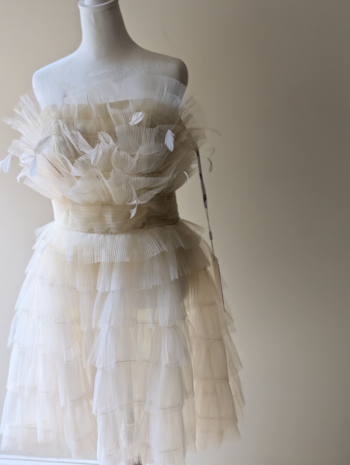 Mac Duggal Ivory Strapless Feather Layered Tulle Mini Dress Lined Zip Size 8