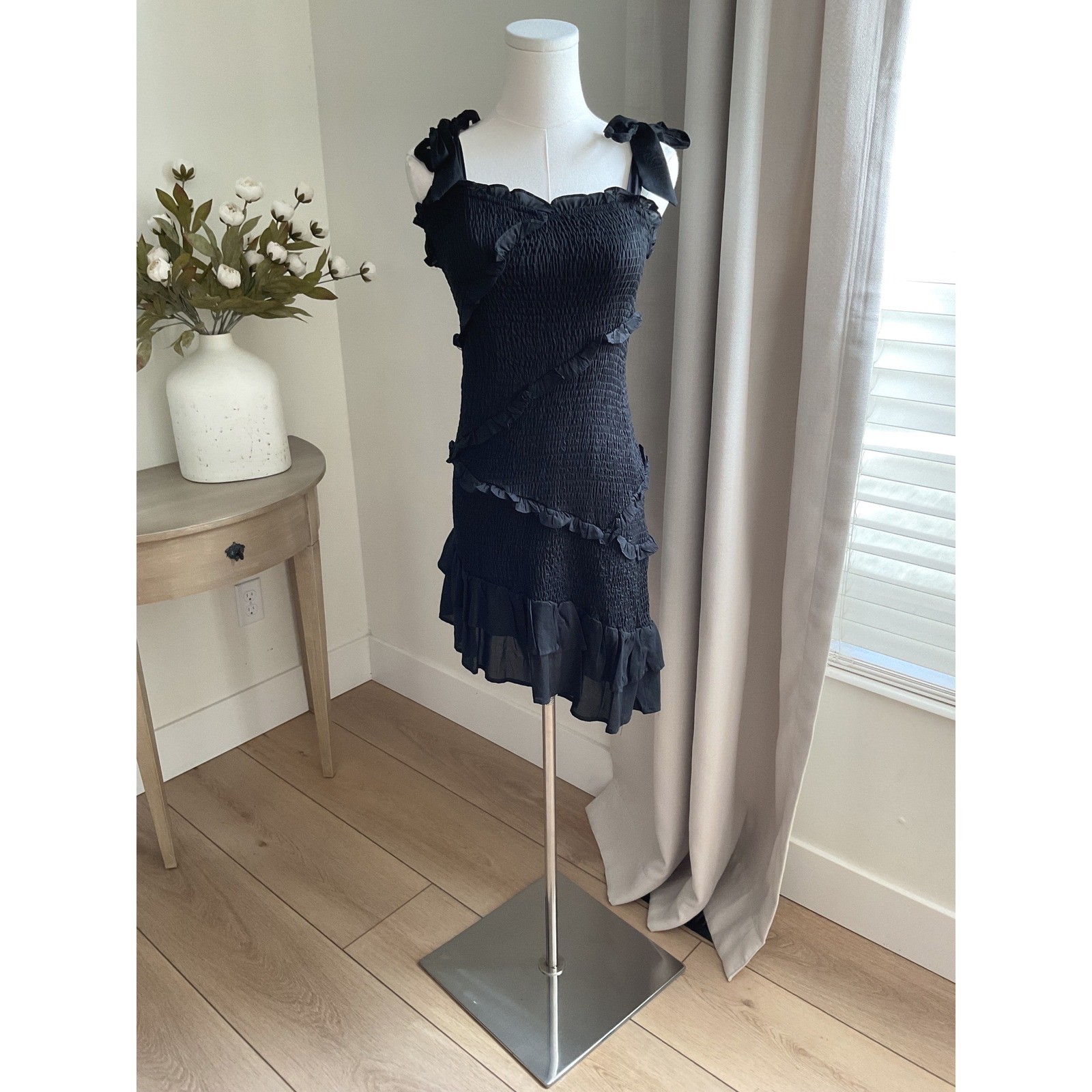 ASTR the Label Black Smocked Ruffle Mini Dress Tie Strap Womens M