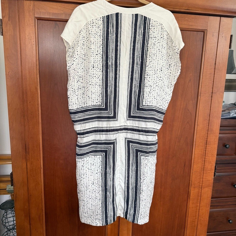 Vince Scarf Print Drawstring Waist 100% Silk Dress Navy White Women’s Medium EUC