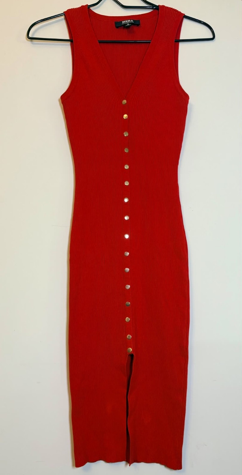 HERA Collection Red Ribbed Knit V-Neck Button-Front Sleeveless Bodycon Midi S