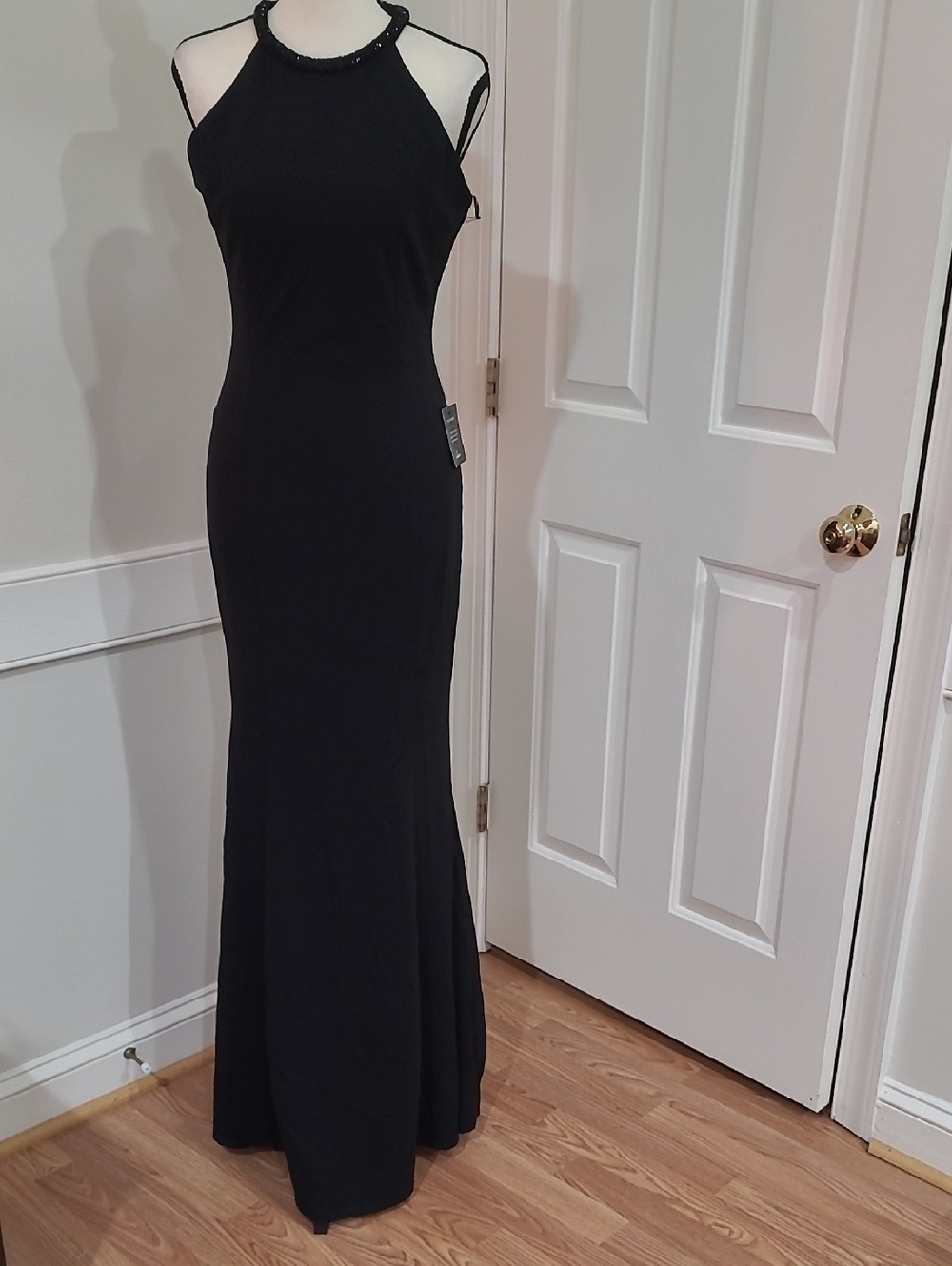 LuLu’s Black Halter Evening Gown – Mermaid Silhouette – Size M