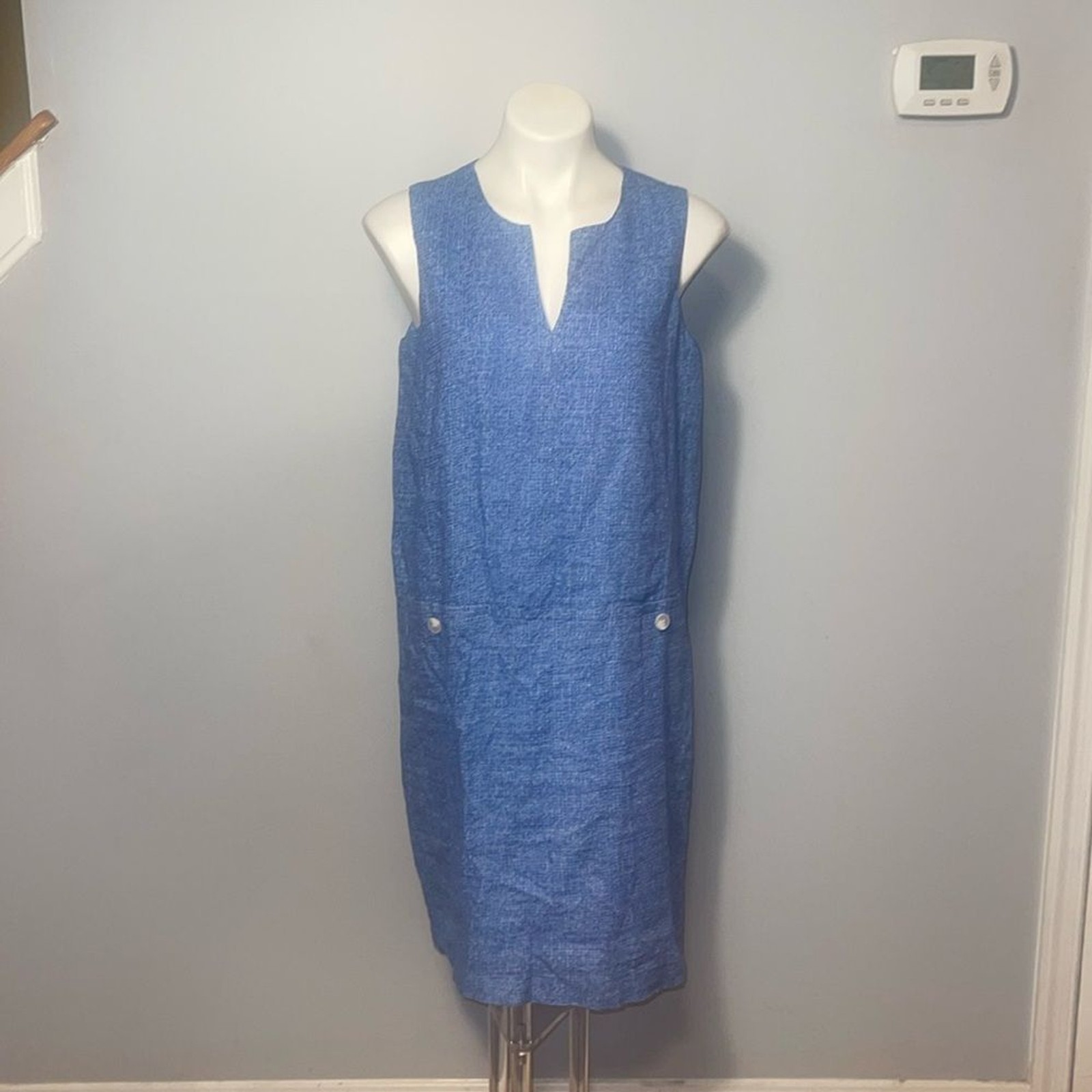 J.McLaughlin Linen Split Round Neck Sleeveless Besom Front Pocket Shift Dress. M