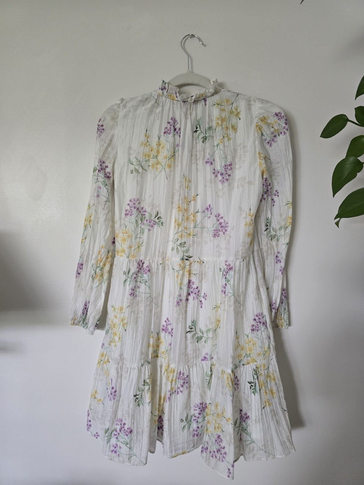 TAYLOR size Small Ivory Floral Spring Long Sleeves Unlined Feminine Dress