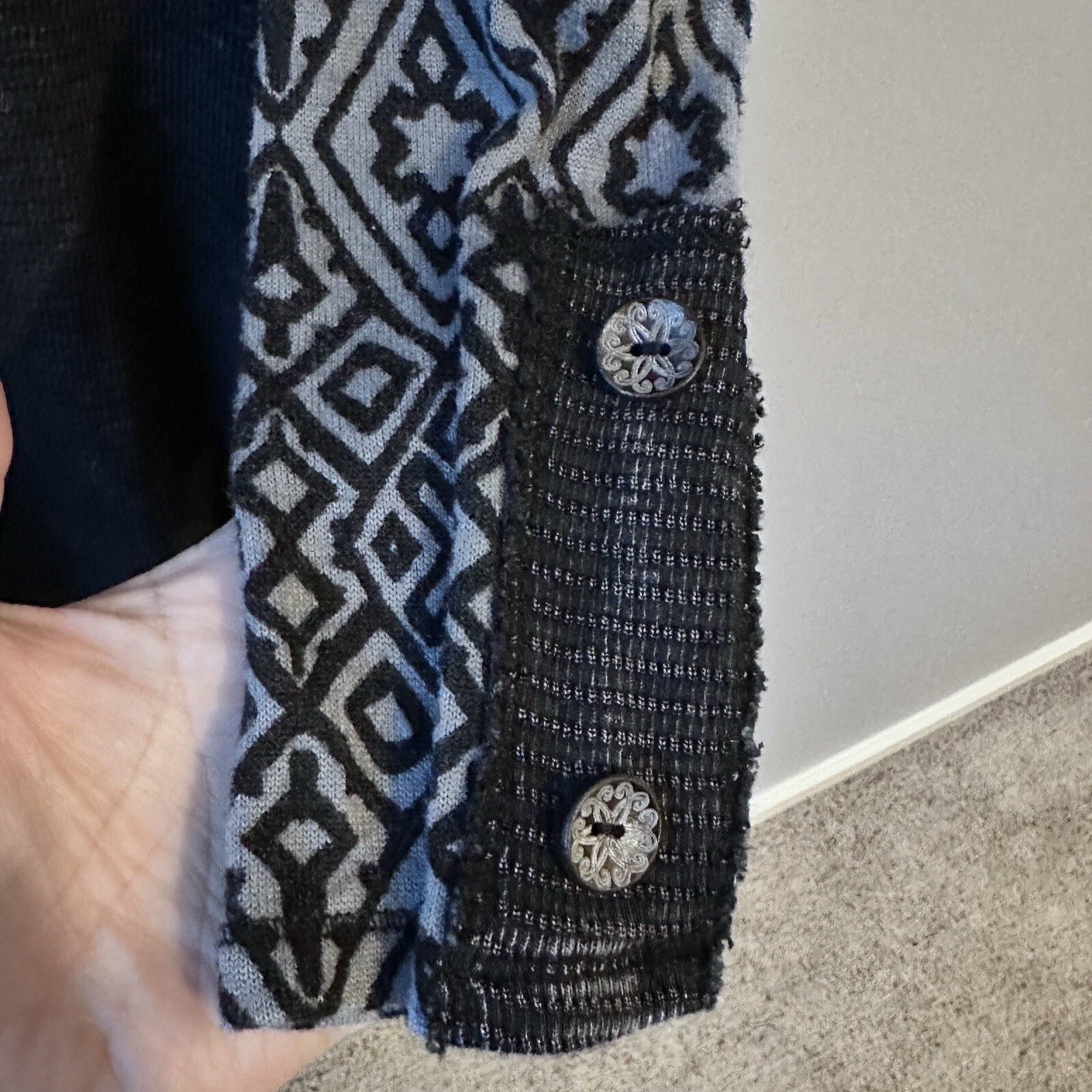 Able Dress Medium Black Washed Waffle Knit Raglan Contrast Print Button Cuff